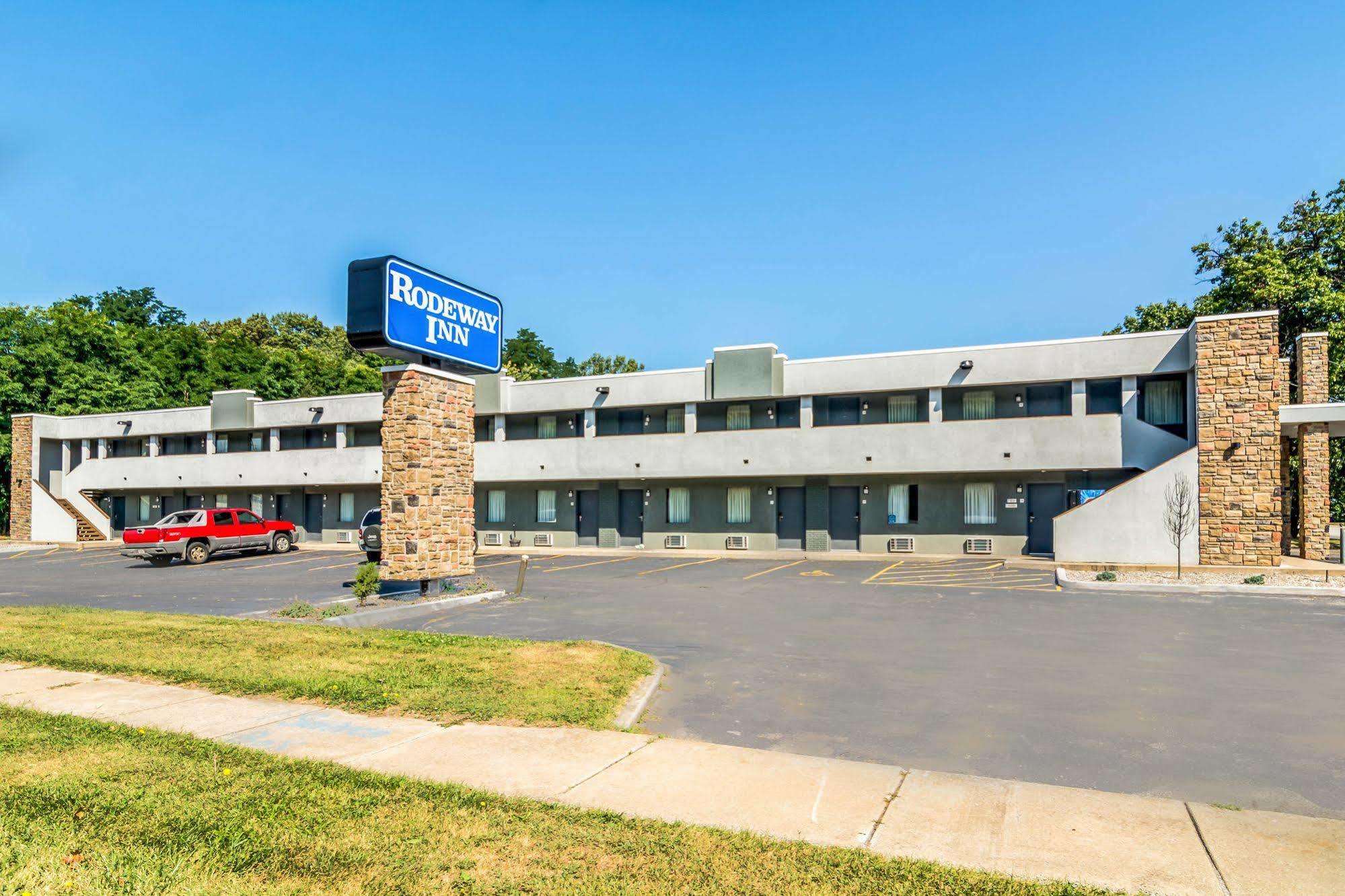 Rodeway Inn פורטייג' מראה חיצוני תמונה