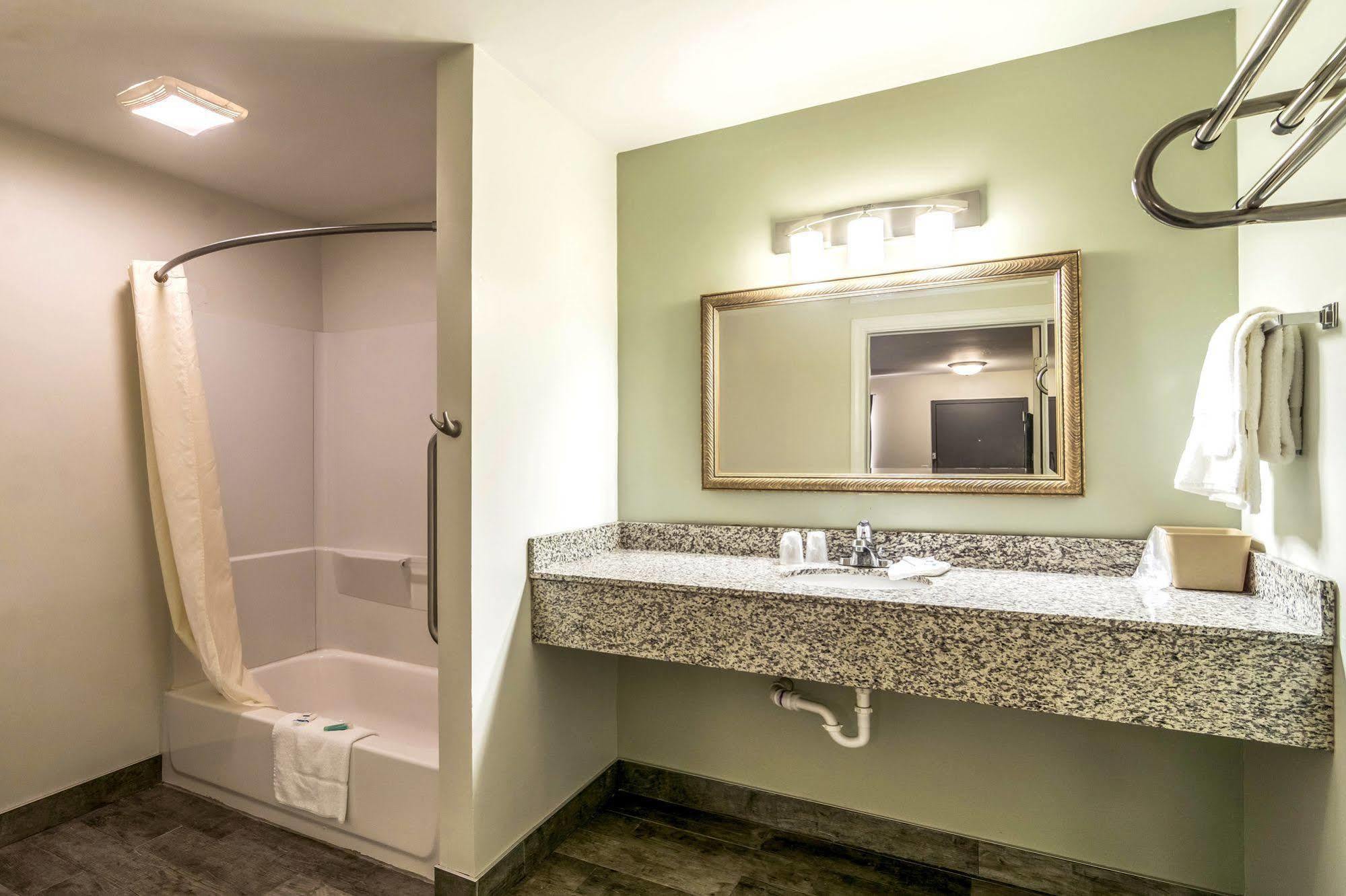 Rodeway Inn פורטייג' מראה חיצוני תמונה