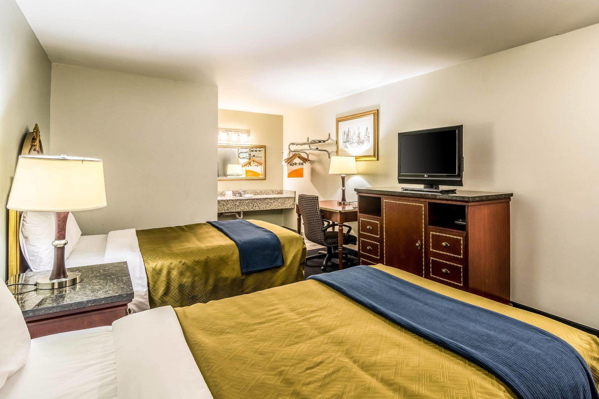 Rodeway Inn פורטייג' מראה חיצוני תמונה